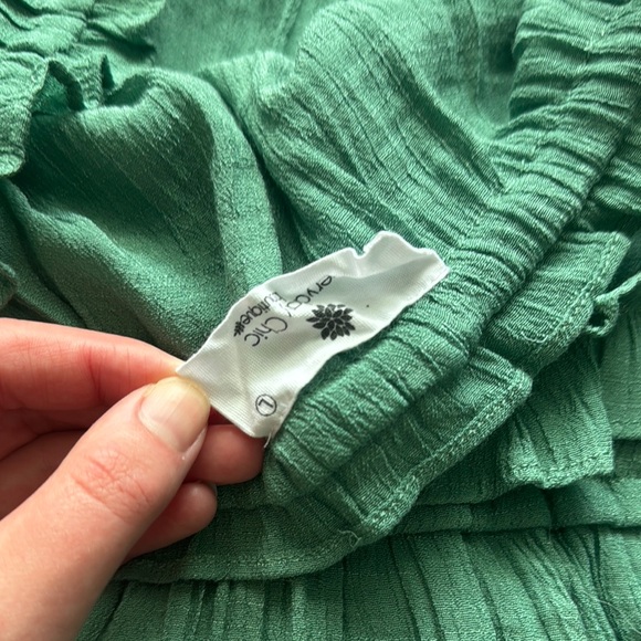 Green Ruffled Strapless Romper - Picture 5 of 6